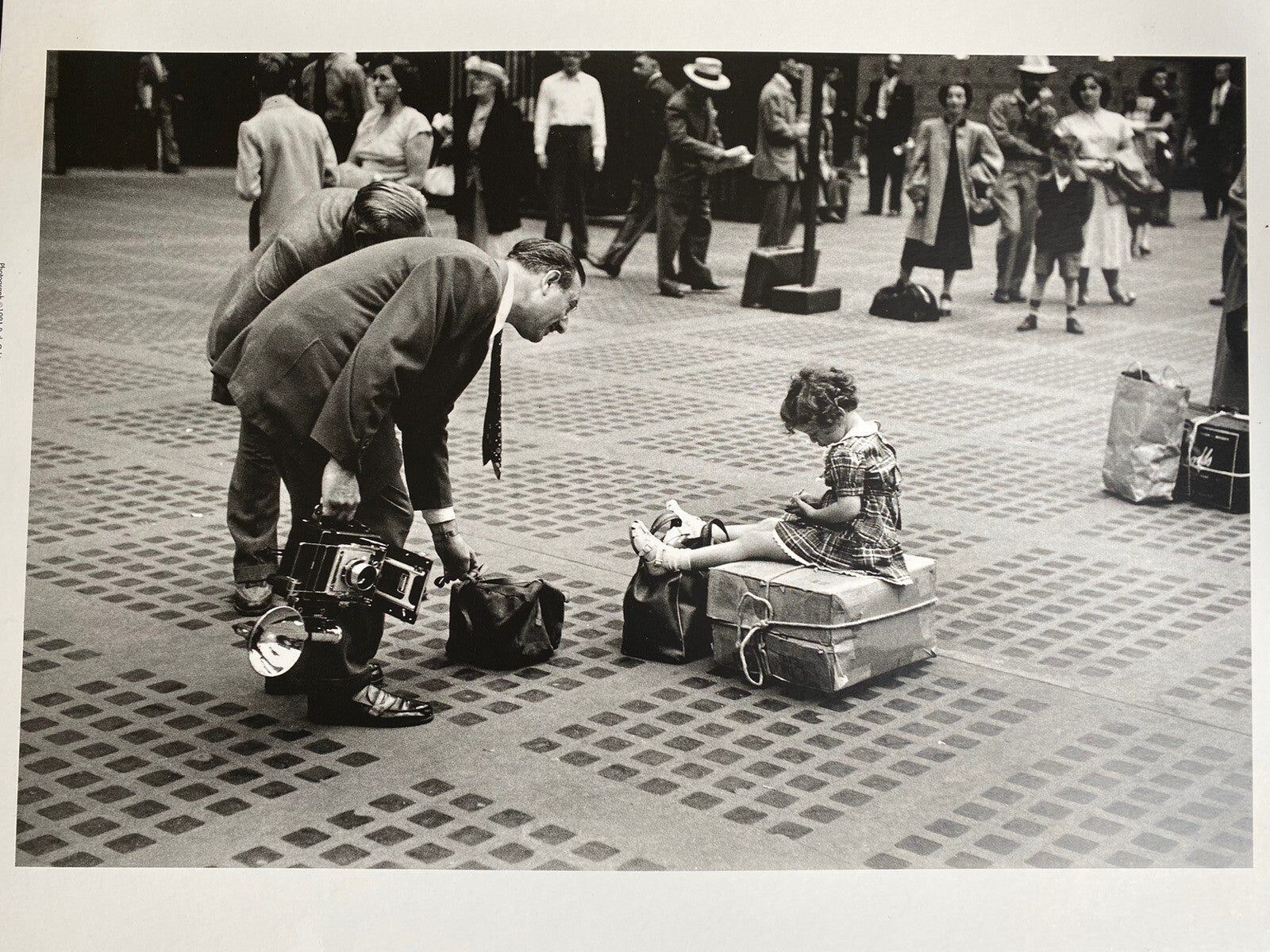 1981 Ruth Orkin Black White Photo Art Print Photographer W/ Little Girl NY 1947