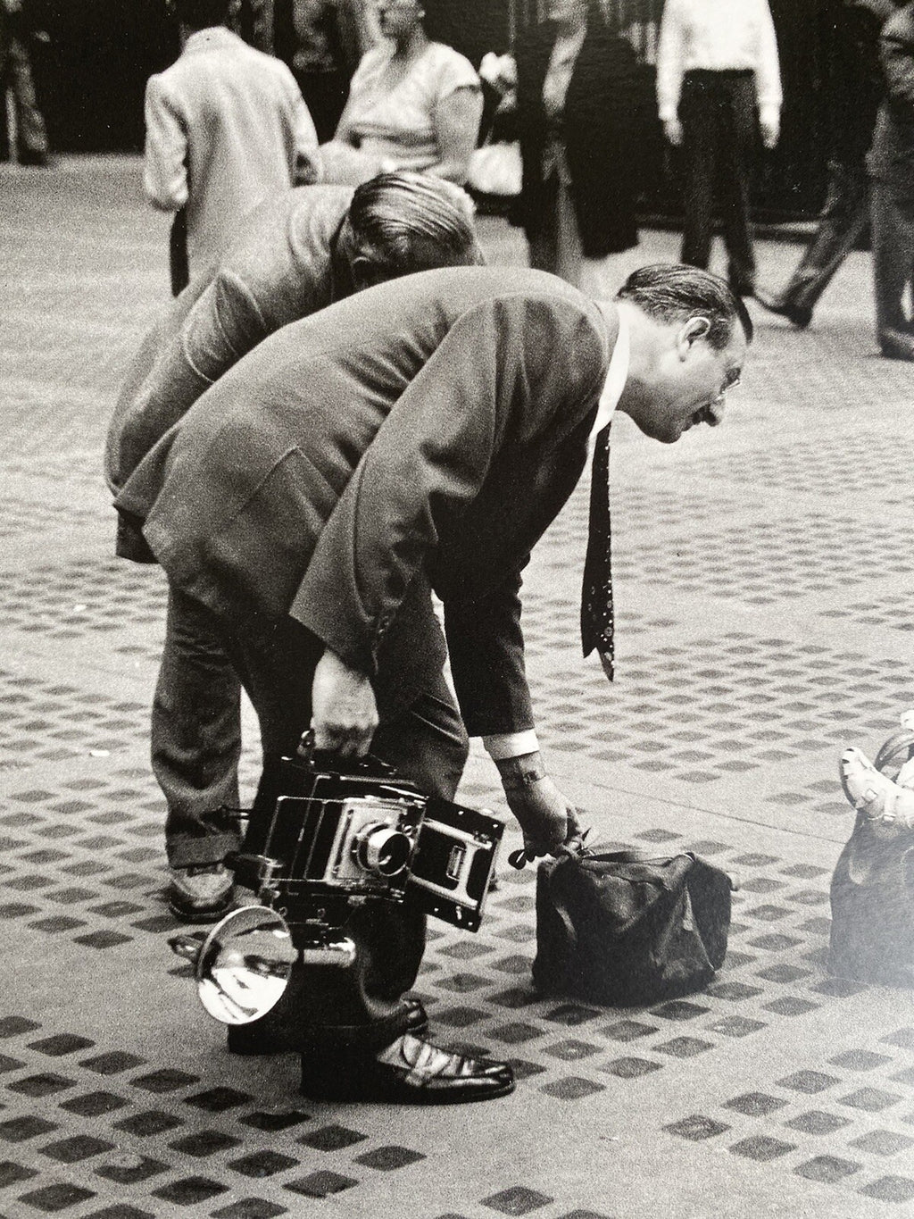 1981 Ruth Orkin Black White Photo Art Print Photographer W/ Little Girl NY 1947