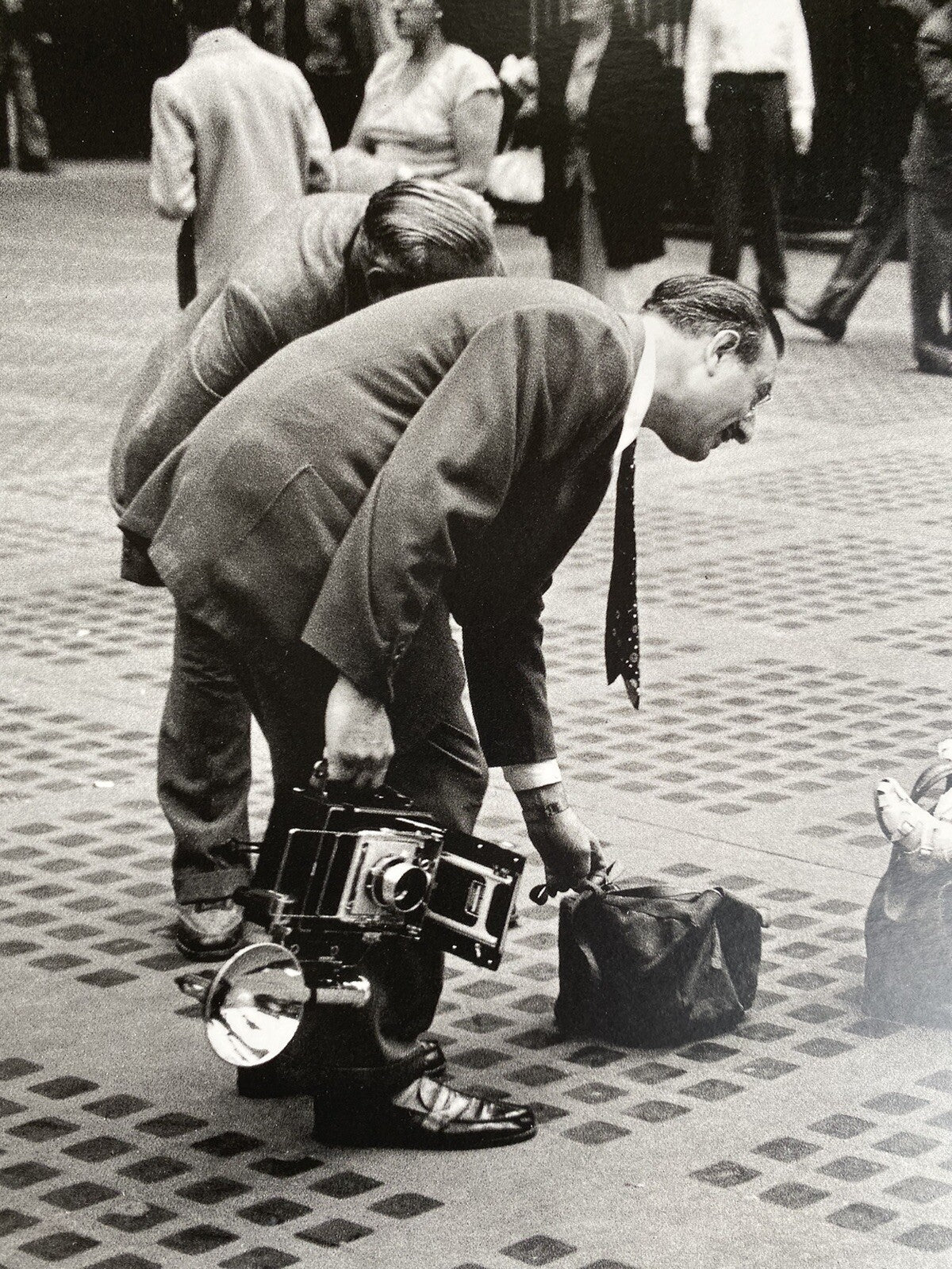 1981 Ruth Orkin Black White Photo Art Print Photographer W/ Little Girl NY 1947