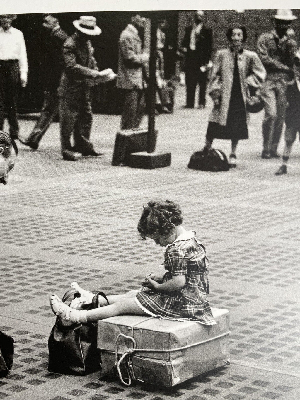 1981 Ruth Orkin Black White Photo Art Print Photographer W/ Little Girl NY 1947