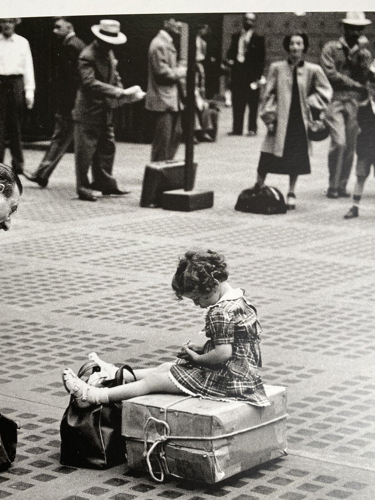 1981 Ruth Orkin Black White Photo Art Print Photographer W/ Little Girl NY 1947